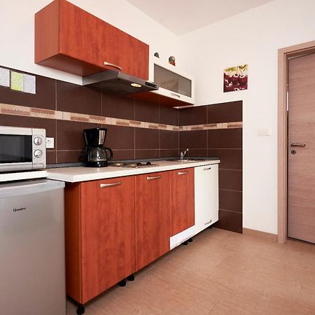 Apartmani B&B Ližnjan Exterior foto