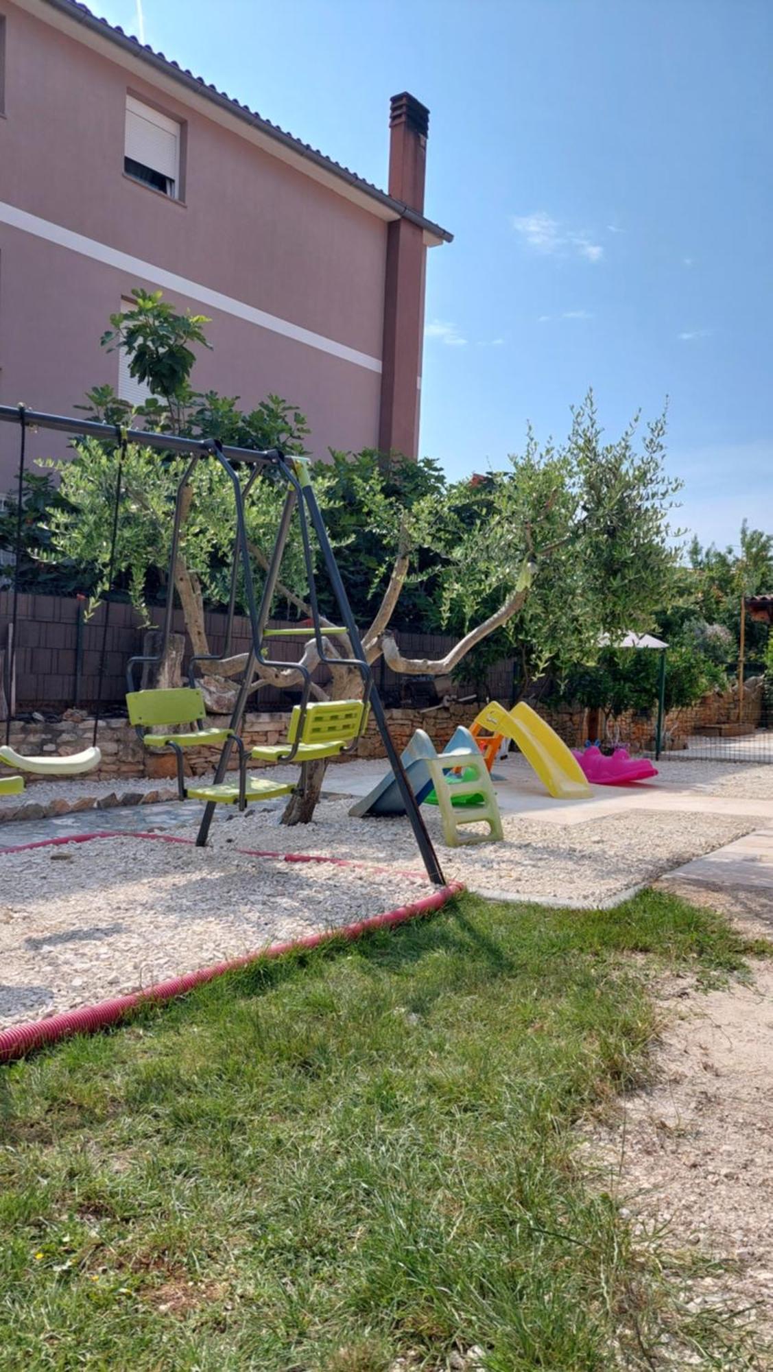 Apartmani B&B Ližnjan Exterior foto
