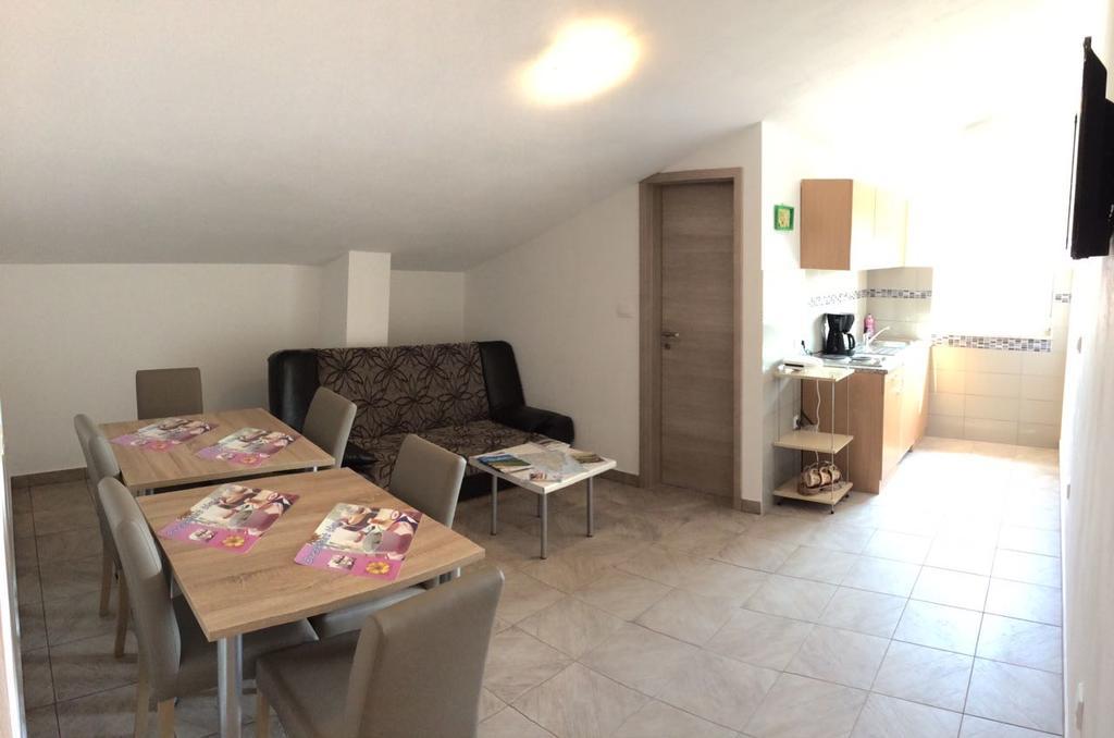 Apartmani B&B Ližnjan Exterior foto