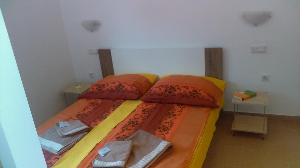 Apartmani B&B Ližnjan Exterior foto