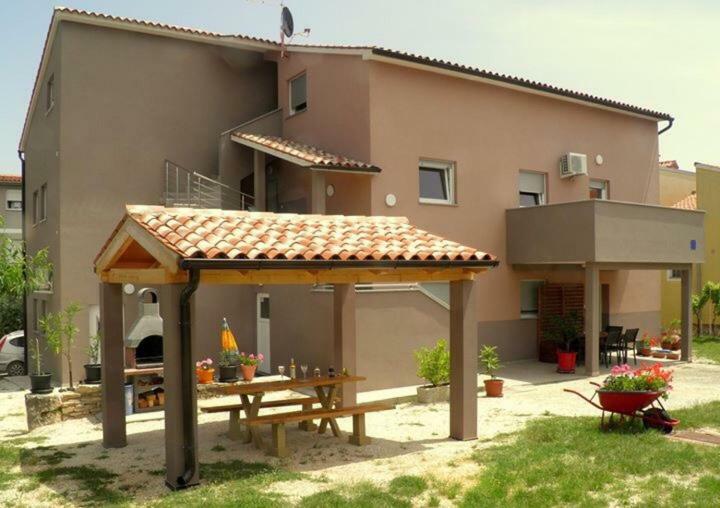 Apartmani B&B Ližnjan Exterior foto