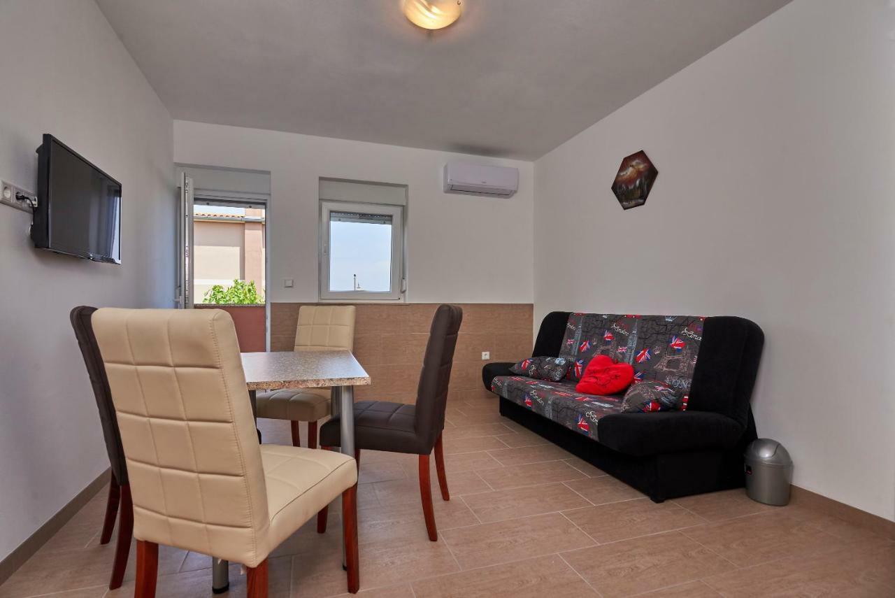 Apartmani B&B Ližnjan Exterior foto