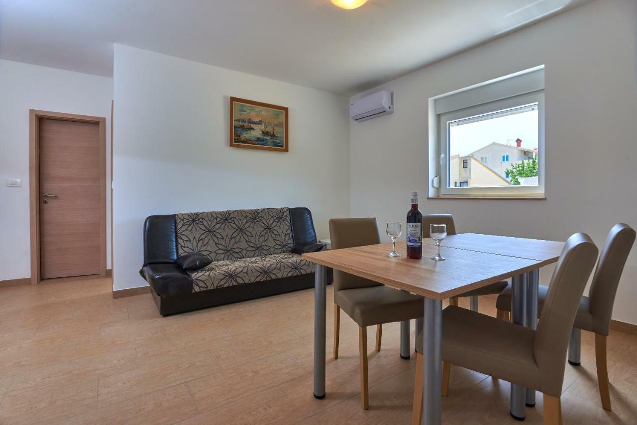 Apartmani B&B Ližnjan Exterior foto