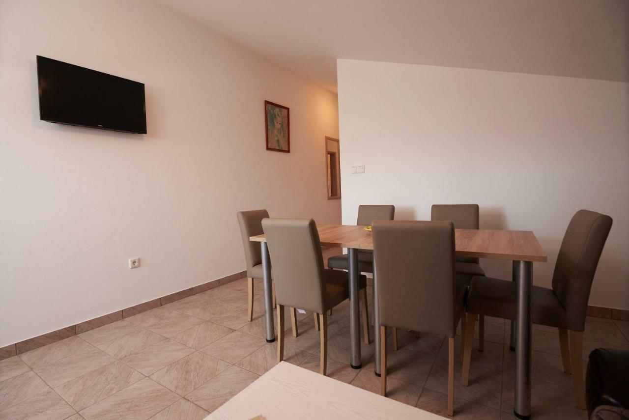 Apartmani B&B Ližnjan Exterior foto