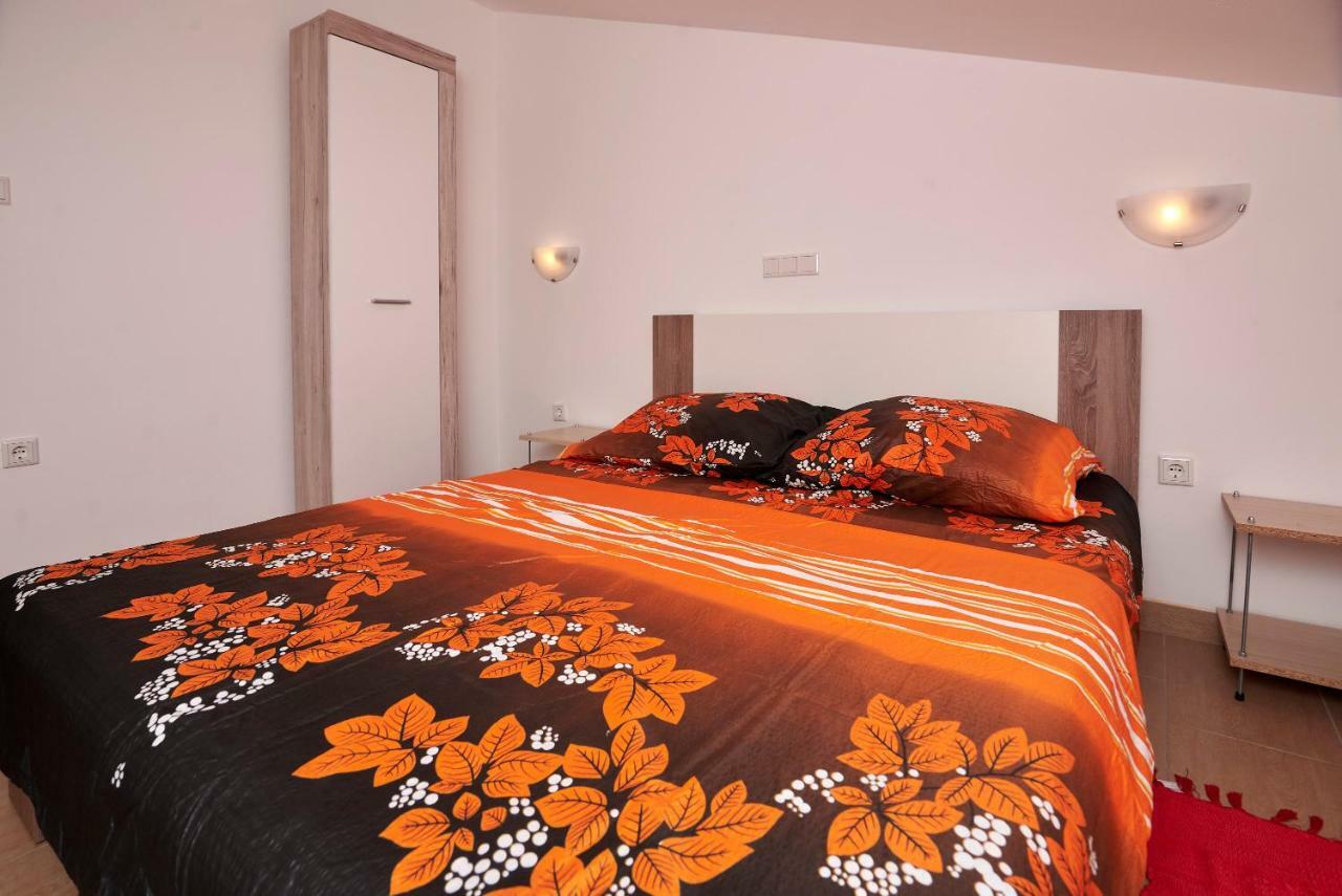 Apartmani B&B Ližnjan Exterior foto