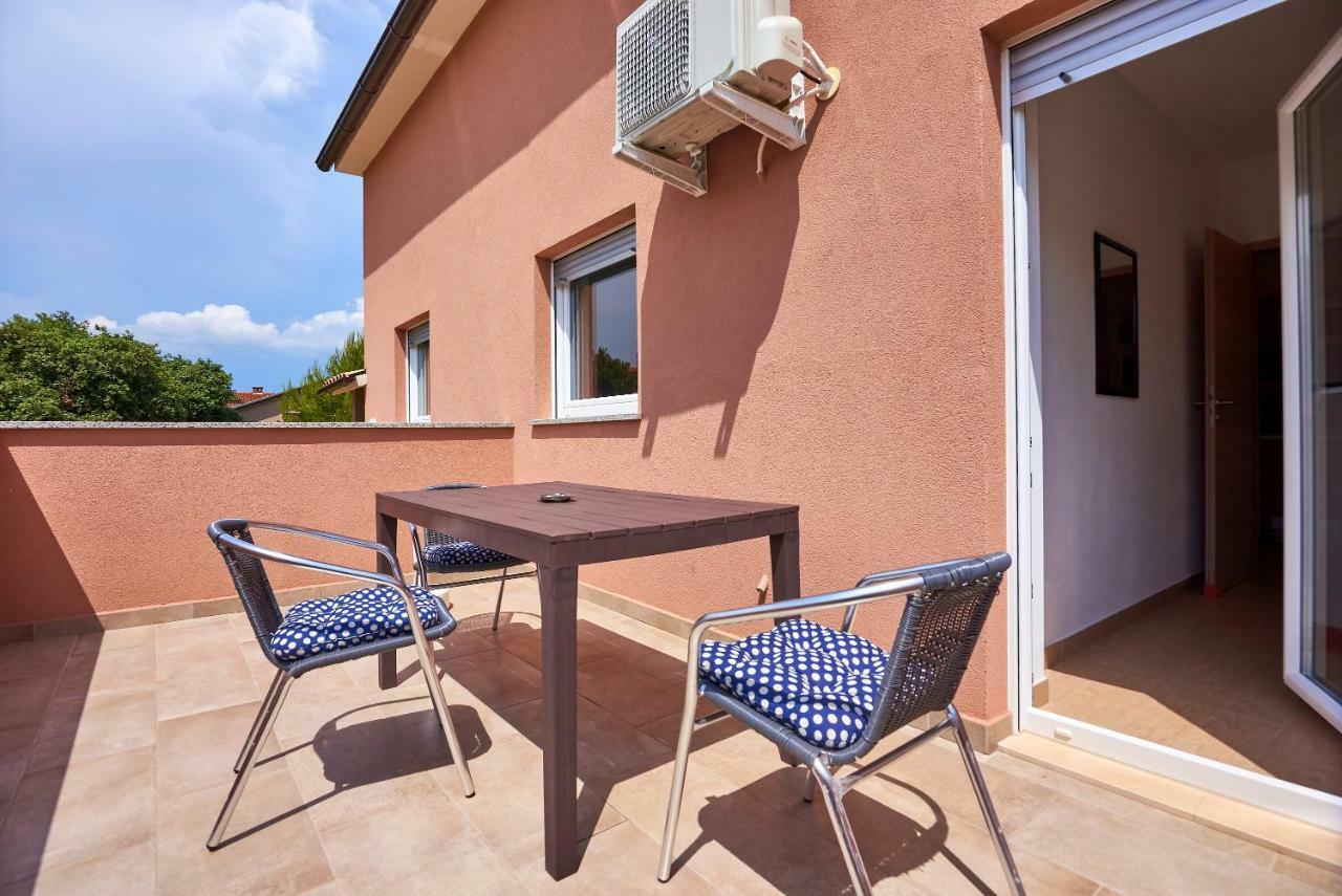 Apartmani B&B Ližnjan Exterior foto