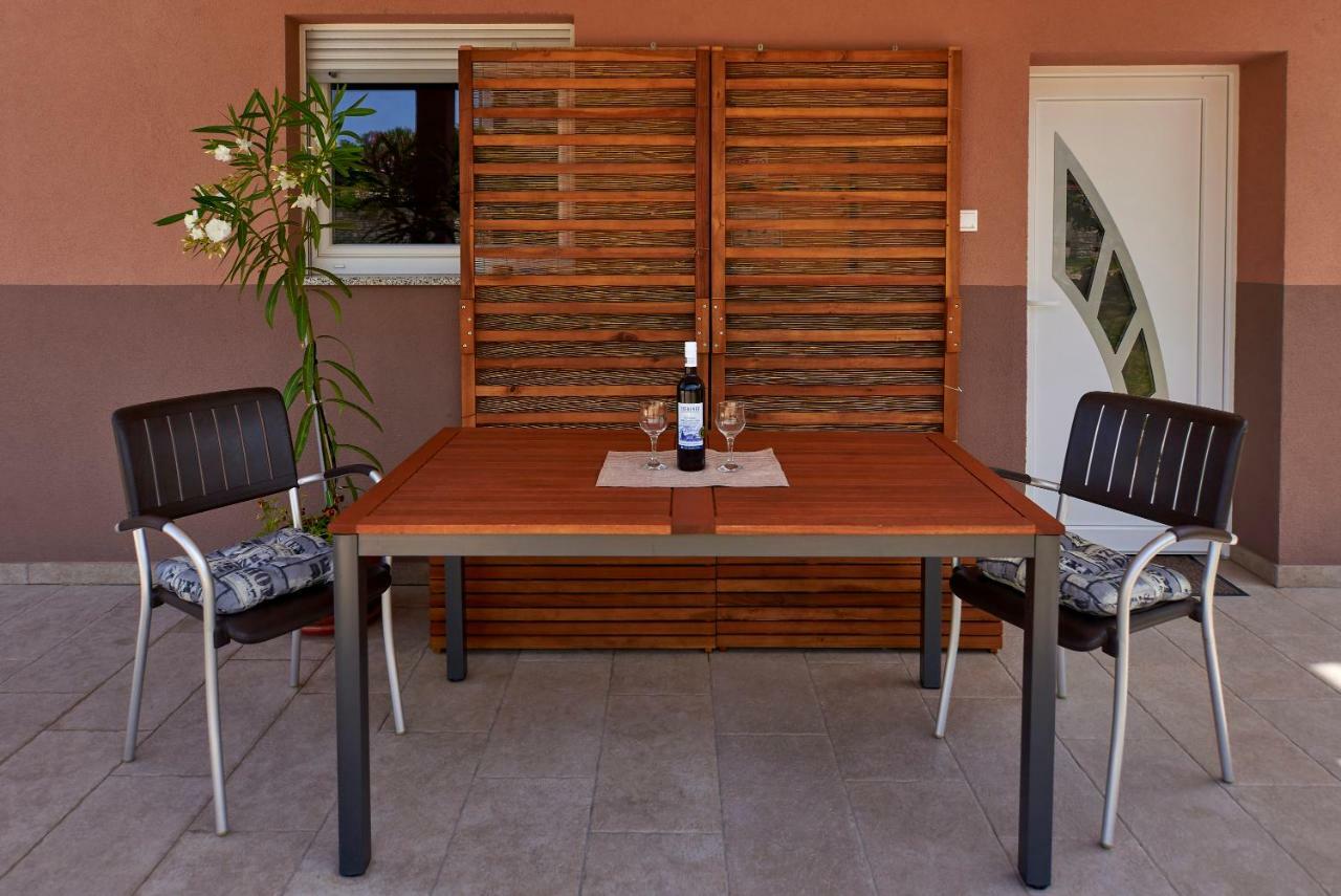 Apartmani B&B Ližnjan Exterior foto