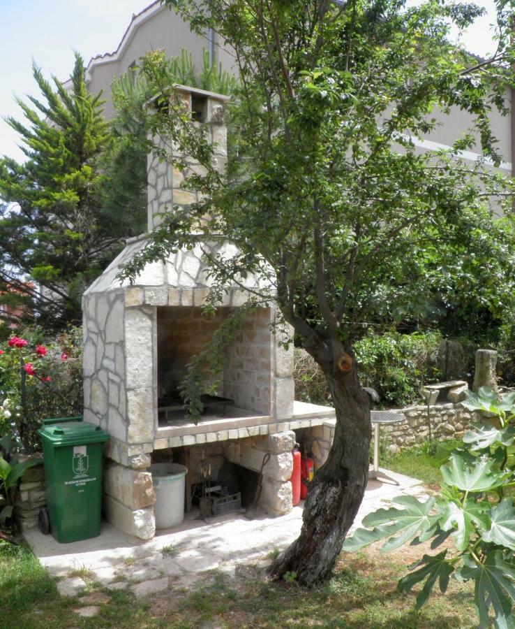 Apartmani B&B Ližnjan Exterior foto