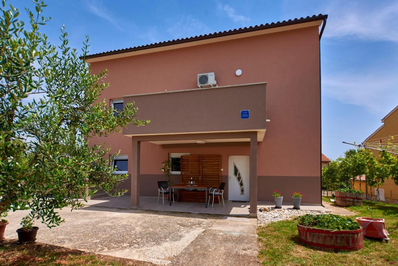 Apartmani B&B Ližnjan Exterior foto